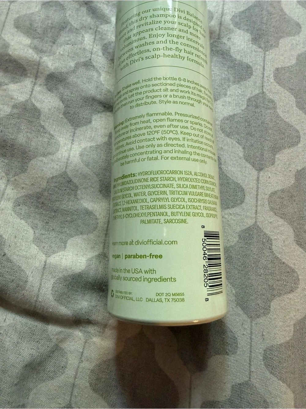 divi dry shampoo lift + refresh — light green